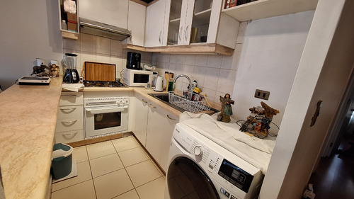 ¡una Joyita De Departamento Con 2 Dormitorios Y Un Baño!