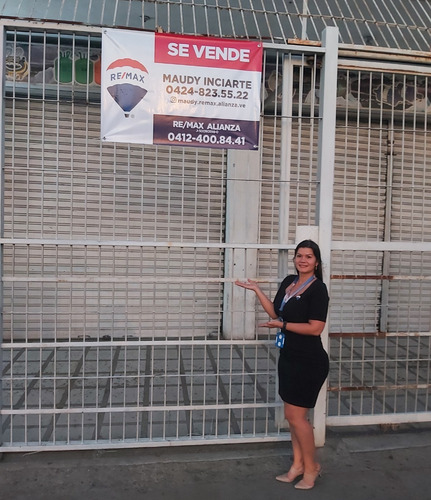 Imagen 2 de 18 de Edificio En Venta A Pie De Calle, En Sector La Aduana En La Avenida Fuerzas Armadas. Bna.