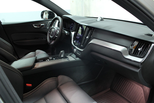 Imagen 14 de 15 de Volvo Xc60 R-desgin Plug In Hybrid T8 2021 (hibrido)