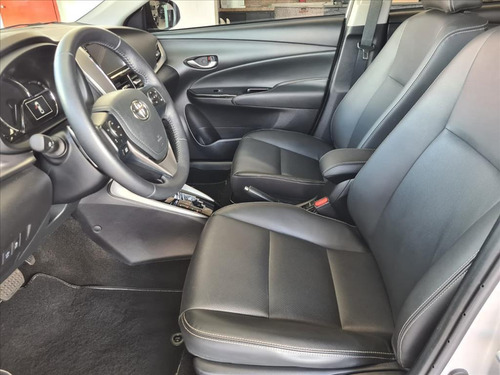 Imagem 9 de 11 de Yaris 1.5 16v Flex Sedan Xls Connect Multidrive