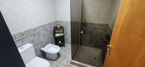 Casa 4 Ambientes C/ Garaje Y Pileta 220 M² Cub. En Lote 1860 M² - Barrio Juan Grande - Laferrere