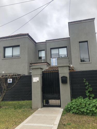 Imagen 2 de 17 de Venta - Casa - Bella Vista