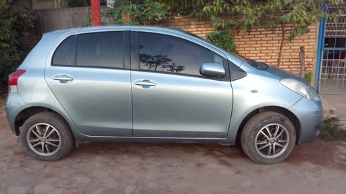 Imagen 2 de 3 de Toyota Vitz 2010