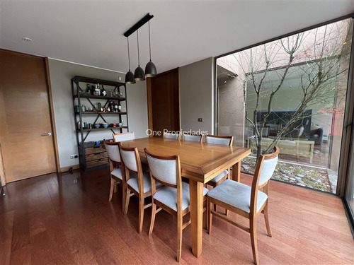 Casa En Venta De 5 Dorm. En Lo Barnechea