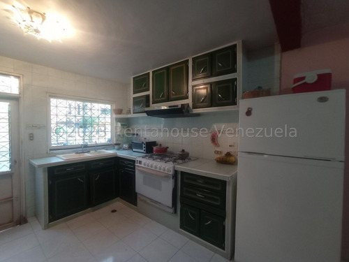 Imagen 25 de 30 de Casa En Venta En Centro Barquisimeto Lara +++23-19052 */m.e.c - R-a-h N° +0-4-2-4- 5.5.6. 5.7. 5.9 *--**