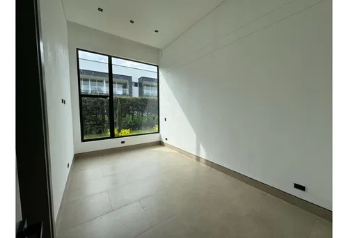 Casa De Lujo En Llanogrande En Arriendo