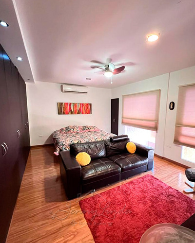 En Venta Hermosa Casa Con Piscina 410 M² Urb. San Jacinto Maracay Aragua