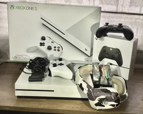 Combo Gamer - Xbox One S - Accesorios 