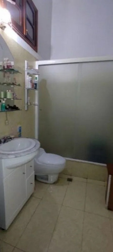 Imagen 6 de 7 de Venta De Amplia Casa Urb. El Parral Valencia Foc-937