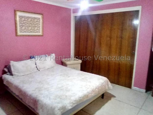 Imagen 7 de 11 de Apartamento Venta Clnas Bello Monte Mls #21-22990 Espectacular Apartamento De 119 Mts.2, Fresco Y Bien Iluminado, De Excelente Distribución: Tres Habitaciones, Dos Baños Completos, Amplia Cocina