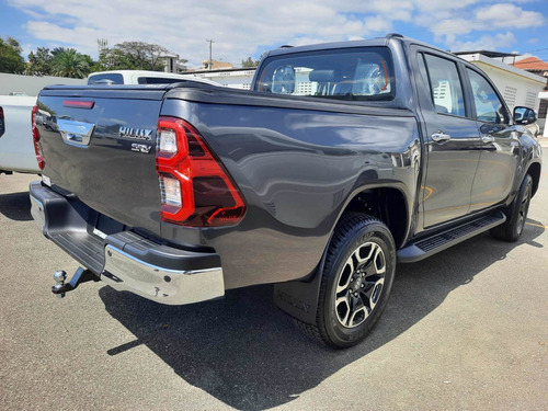 Imagen 3 de 9 de Toyota Hilux. Srv-tss. 2023