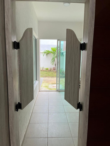 Fracc Las Palmas Casa En Venta Excelente Estado , 3 Recámaras Con A/c Y Persianas
