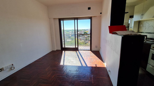 Imagen 4 de 13 de Vendo Depto 3 Ambientes Frente Excelente Estado