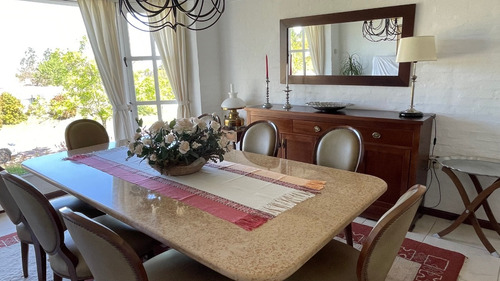 Clasica Casa En El Barrio Privado Carmel