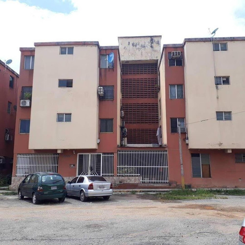 Imagen 2 de 17 de Av San Juan Vianney Resd Los Mangos Al Lado Delcolegio Fe Y Alegria Cod 135633 Vende Yackeline Tovar 04145831984