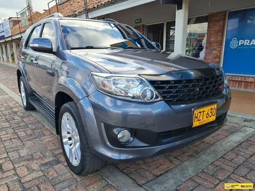 Toyota Fortuner 2.7cc At Aa 4x2 7 Pasajeros