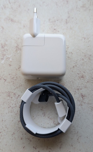 Apple Macbook Air M4 (2025) 16gb Teclado Español Con Ñ Negro (Usado)