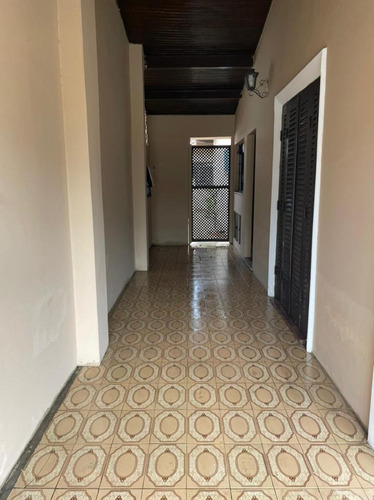 Alugo Casa No Indaiá A 250m Da Praia - (iptu Incluso)