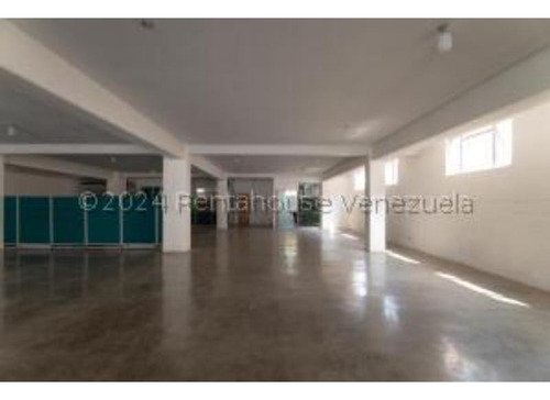 #24-17255 Excelente Edificio Industrial En La Trinidad
