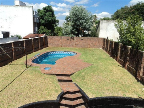 Venta El Palomar Chalet 6 Mb 5 Baños Piscina Quincho Cocheras Varias 594 Cub 480 Mts F: 7048