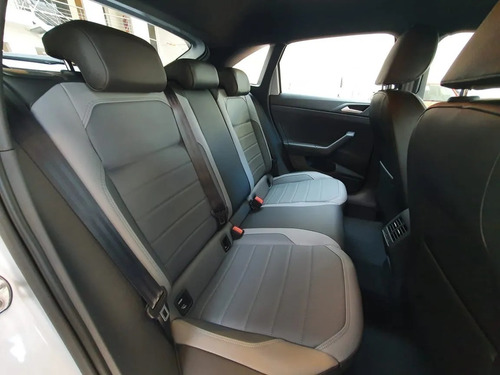 Imagen 24 de 25 de Volkswagen Vw Nivus Highline 1.0 200 Tsi At 116cv 2022 0km 2