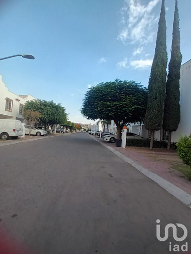 Venta Casa 4 Ambientes Los Mezquites