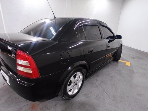 Imagem 7 de 15 de Astra Sedan 2.0 Mpfi Advantage Sedan 8v Flex 4p Manual