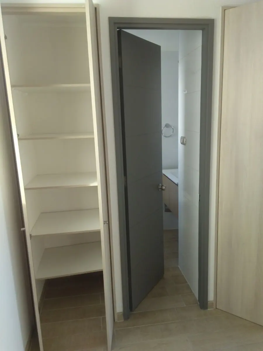 Imagen 3 de 10 de Arriendo Dpto Tipo Estudio Grande / Metro Gruta Lourdes