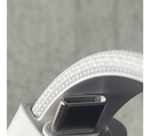 Cable De Carga Usb C Iphone 15 Original Trenzado 1m Blanco (Usado)