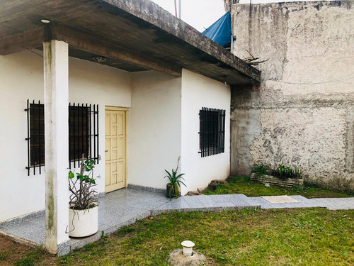 Imagen 3 de 14 de Casa 3 Ambientes + Dpto Cercano Estación Sol Y Verde