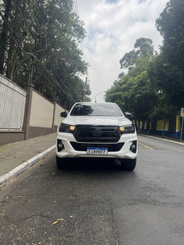 Toyota Hilux 2.7 Srv Cab. Dupla 4x2 Flex Aut. 4p