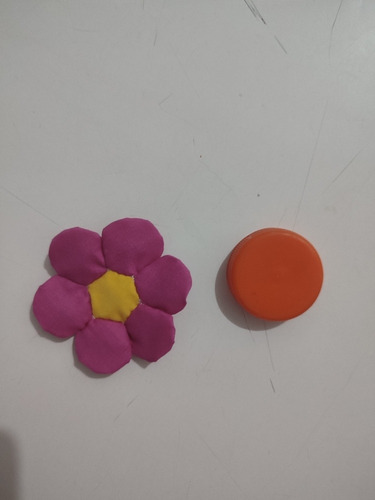 Imagen 3 de 6 de Flores Artesanales De Tela