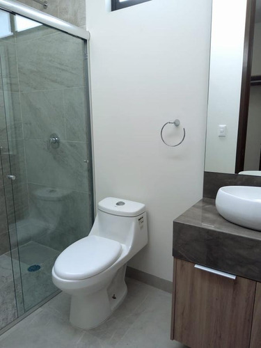 Imagen 28 de 30 de Casa En Venta 3 Recamarás Y 3 Baños Completos El Molino Club