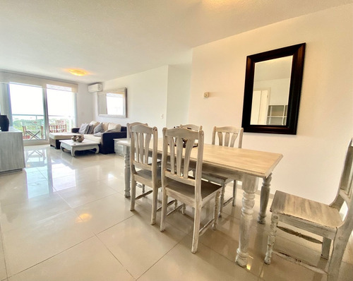 Apartamento En Venta De 3 Dormitorios En Roosevelt