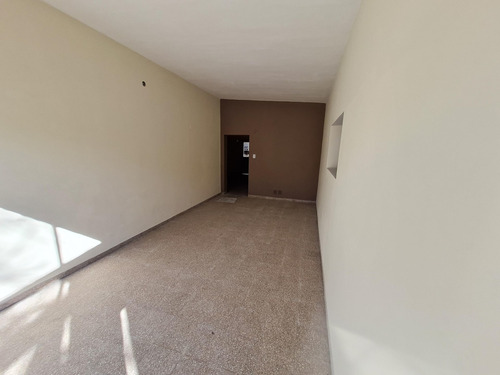 Imagen 4 de 30 de Casa Centrica En Venta En Avellaneda