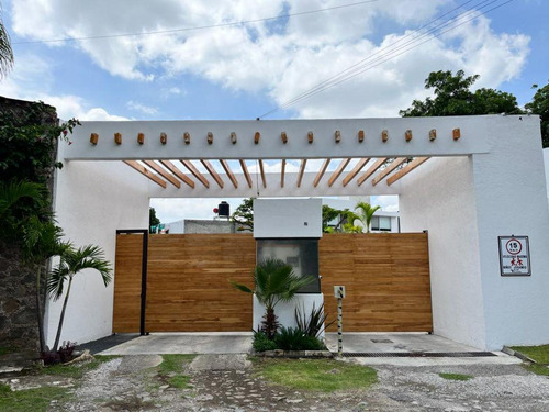 Casa En Privada En Los Volcanes, Cuernavaca, Morelos - Iti-1832-cp