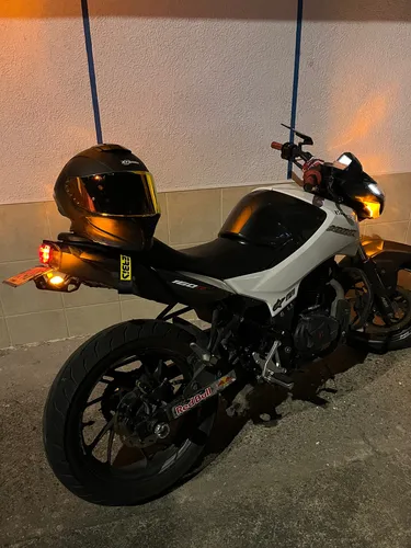 Hero Hunk 160r 2v