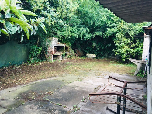 Imagen 11 de 13 de Casa De Dos Dormitorios En Balneario Santa Ana A Dos Cuadras De La Playa Con Amplio Jardín Al Frente