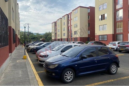 Vendo Apartamento Brisas De Los Alamos Unidad Margarita 5to Piso Remodelado $125.000.000