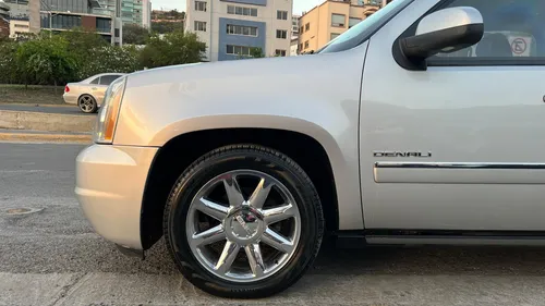 GMC Yukon 6.2 C Denali 403 Hp 4x4 At