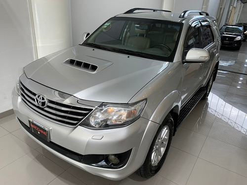 Toyota Hilux Sw4 3.0 Srv Mt 4x4