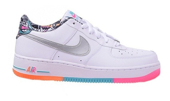 tenis nike blancos con suela de colores