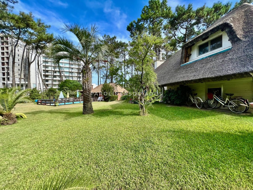 Oportunidad Casa En Venta En Playa Mansa A Metros Del Mar, Punta Del Este.