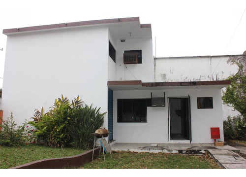 Bodega Con Oficina En Renta Col. Centro Tuxpan Veracruz