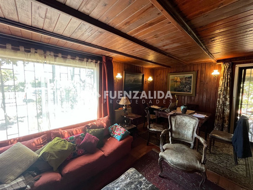 Oportunidad Casa Para Remodelar En Venta De 4d 4b. En Concón