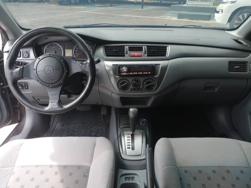 Imagen 8 de 12 de Mitsubishi Lancer