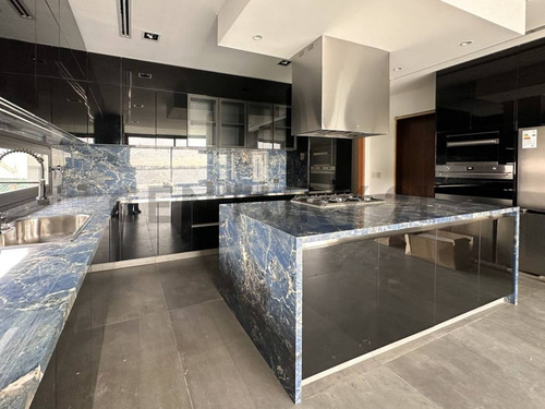 Venta Casa En Marinas Al Lago , Espectacular