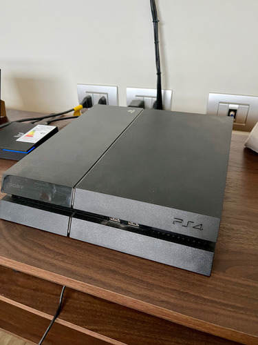 Play Station 4 Como Nuevo !! (Usado)