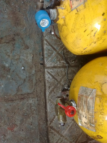 2 Cilindro Gnv 7,5mt Com Suporte
