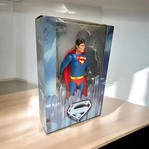 Superman Figura Versión 80s Christopher Reeve Semiarticulada (Usado)